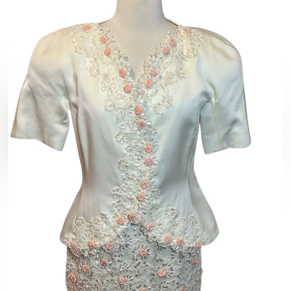 Vintage RINA diMONTELLA Blazer & Skirt set Lace and Rose Bud Embroidery Size 6 - Picture 3 of 17